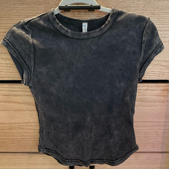Free People Ribbed Baby Tee Washed Black size Medium - Picture 5 of 8